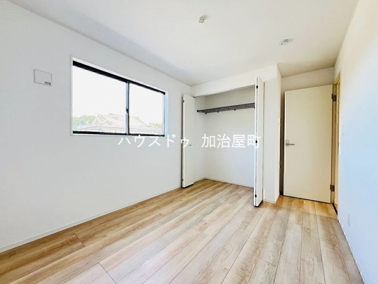 シンプルな間取りで家具配置もしやすく、自分好みの空間づくりが楽しめます。