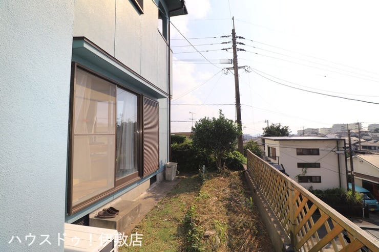 【庭】
敷地南側に陽当たり良好なお庭付!家庭菜園など楽しめます