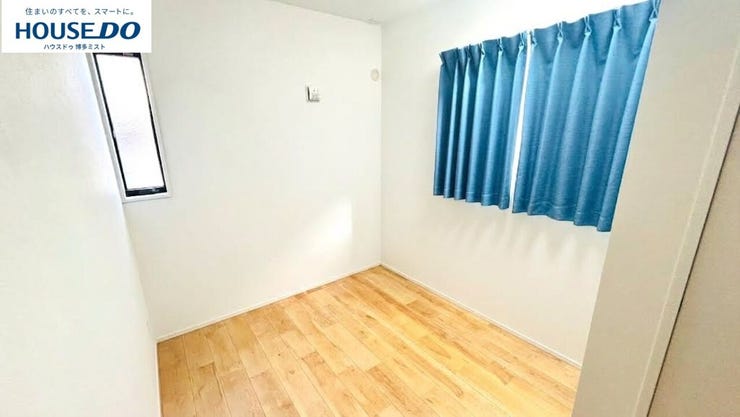 「自分の部屋」ができる日を楽しみにしているお子様も多いはず。ベッドと机が置けてるちょうどいい広さです。
*売主様居住中のため、画像加工により一部家具などを消して掲載しています。