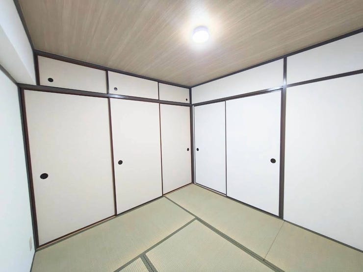 伝統的な和の趣を残しつつ、すっきりとした印象に仕上げた和室です。