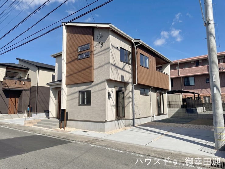 ■車と趣味の幅が広がる場所■単なる駐車スペースではない、洗車やタイヤ交換、DIYにも使える多目的な屋外スペースです。