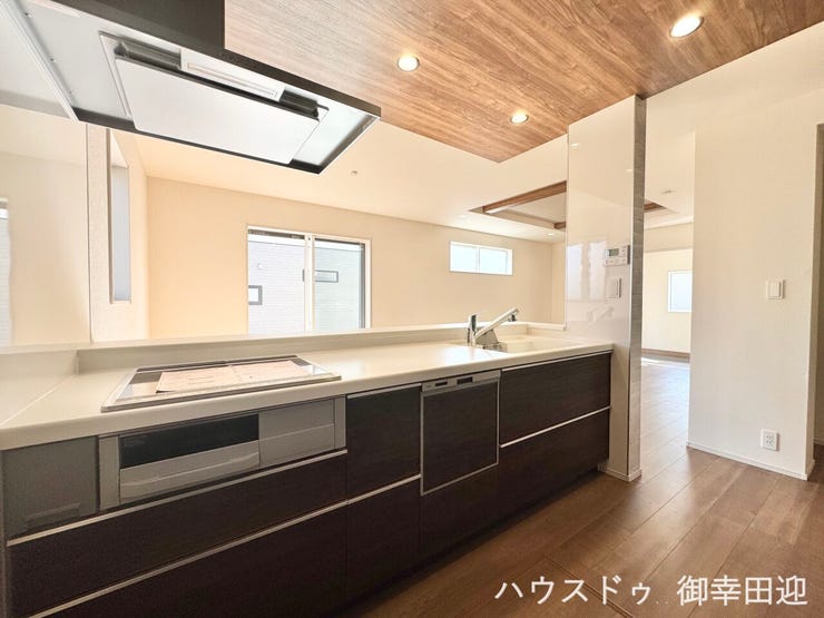 ■家族の「美味しい」が集まる舞台■高い機能性と美しいデザインを両立。料理する人も、待つ人も、笑顔になれる場所です。