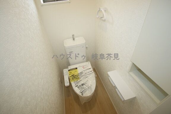 便座は暖房洗浄機能付きです♪