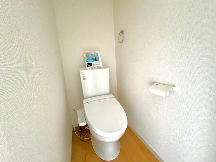 ・トイレ:温水洗浄便座付きのトイレです。