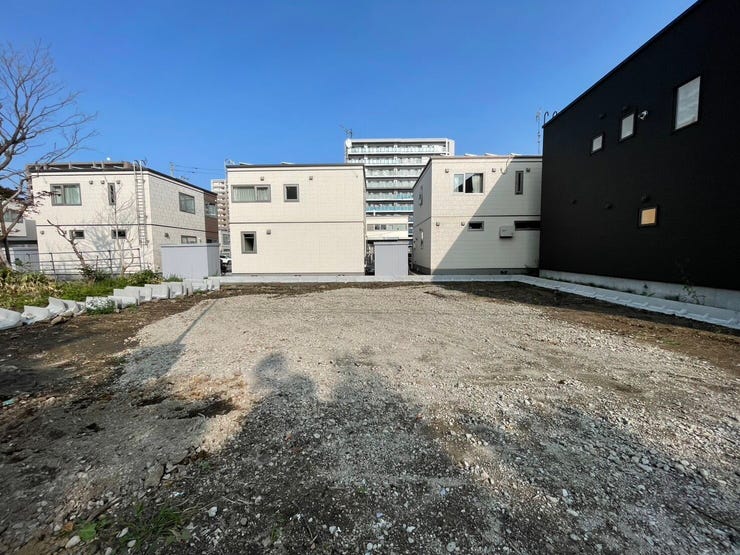 【外観】
《外観写真》
こちらの物件は現在建築中ですが、市内完成済の類似物件をモデルハウスとしてご見学頂けます。ご質問、ご要望がございましたらお気軽にご連絡下さい!■TEL:011-215-0790■