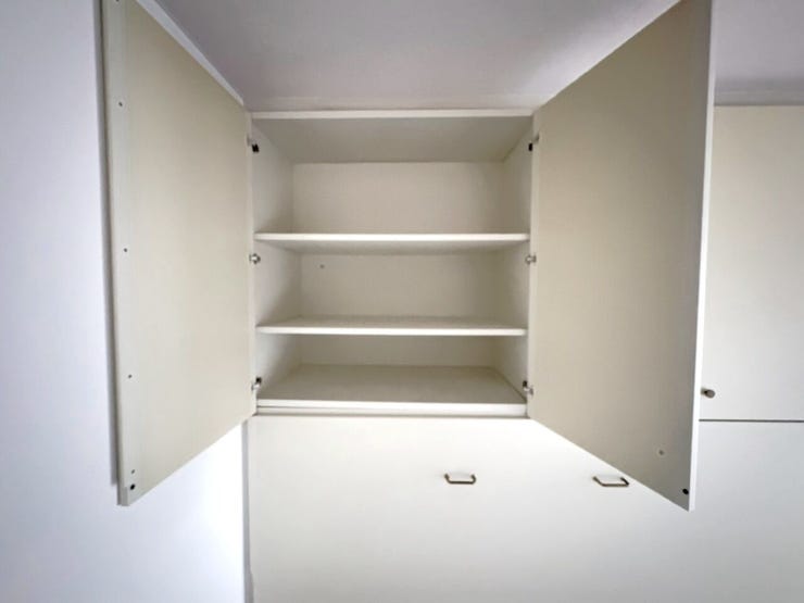 お部屋に備え付けられたクローゼット。
衣類や荷物の収納に便利です♪
