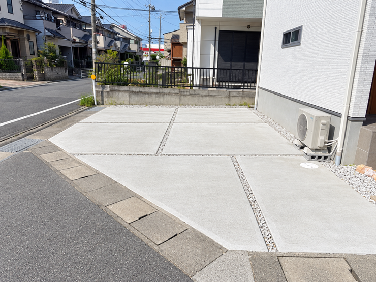 車の出入りもしやすいです。