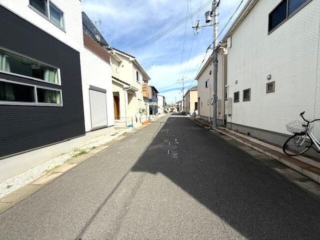 整然とした街並みが広がる周辺環境。