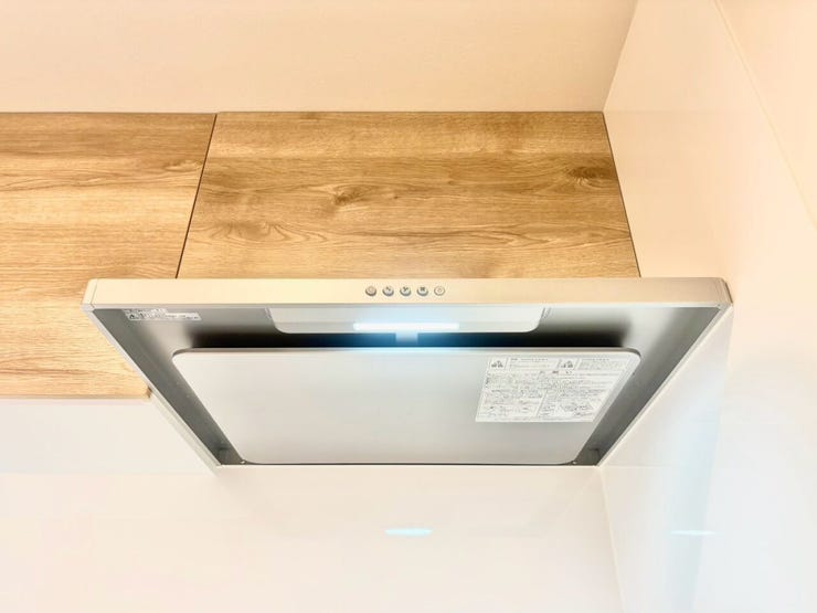 スタイリッシュな薄型フラットレンジフード