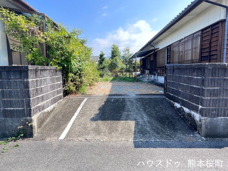 ■車と趣味の幅が広がる場所■単なる駐車スペースではない、洗車やタイヤ交換、DIYにも使える多目的な屋外スペースです。