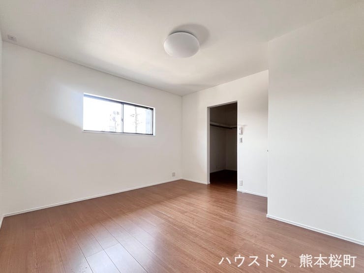 ■2階7.5帖洋室■心からリラックスできる静けさ、上質な眠りで、毎日をリセットします。明日への活力を養う空間です。