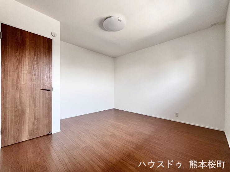 ■2階7.5帖洋室■心からリラックスできる静けさ、上質な眠りで、毎日をリセットします。明日への活力を養う空間です。