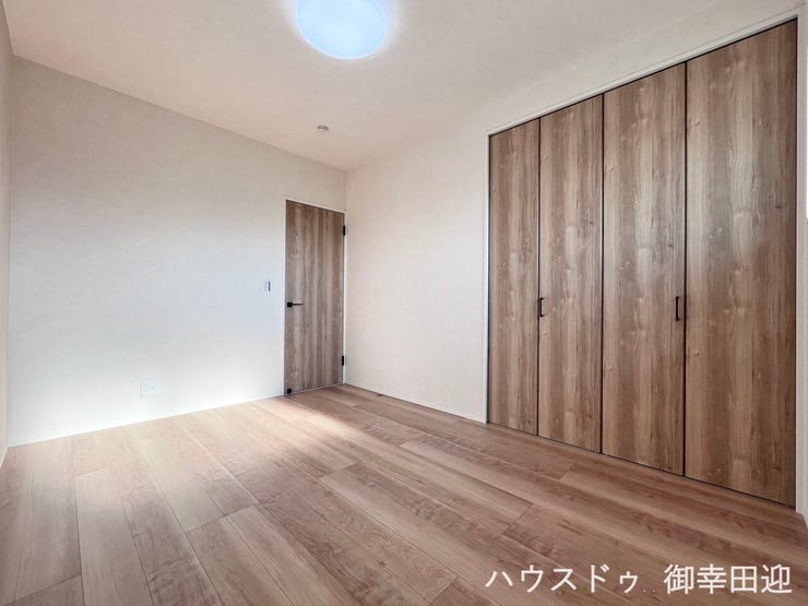 ■6帖洋室①■心からリラックスできる静けさ、上質な眠りで、毎日をリセットします。明日への活力を養う空間です。