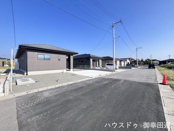 ■理想を叶える新しい暮らしの舞台■高いデザイン性と機能性を兼ね備えた住まい。ここで、家族の新しい物語が始まります。