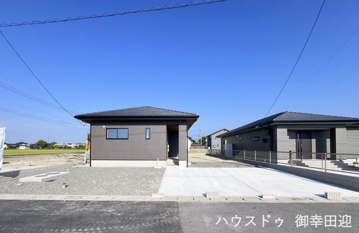 ■車と趣味の幅が広がる場所■単なる駐車スペースではない、洗車やタイヤ交換、DIYにも使える多目的な屋外スペースです。