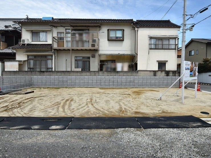 外観を南側より撮影