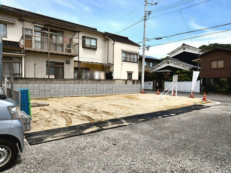 外観を南西側より撮影