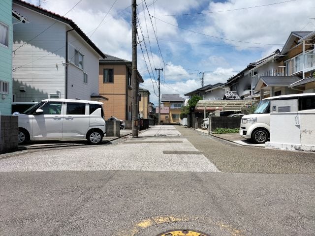 ★初月小学校区★
西側道路 東から西方向