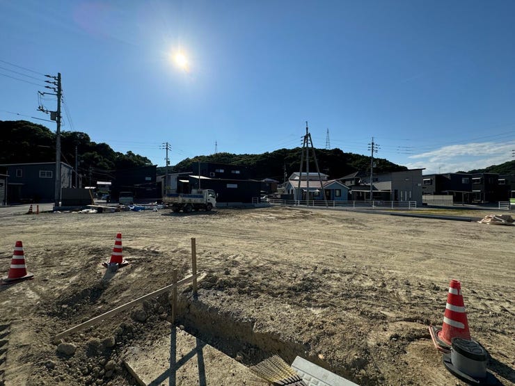 【建築条件なし】お好みのハウスメーカーや工務店で、ご家族の理想を叶える自由設計の住まいを建築可能です。
