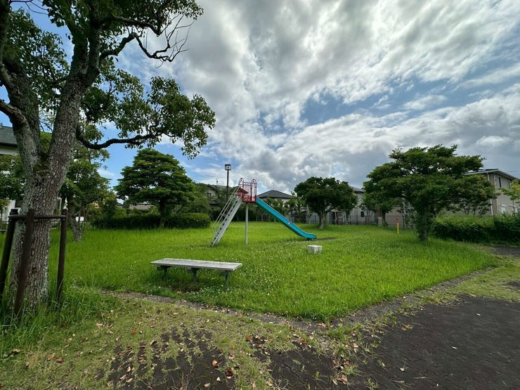 駅前公園まで徒歩3分