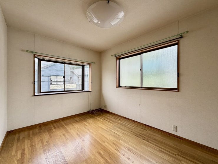 〈6.0帖〉
2面採光のお部屋は、曇りや雨の日でも光を取り込みやすく、室内が暗くなりすぎないのが魅力です♪