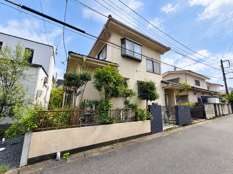 現在空室につき随時ご案内可能です!
そのままの入居はもちろん、畳の入替といった部分補修や水回り交換などのリフォームまで弊社で施工を承ります。
住まい探しからリフォーム相談までお気軽にご相談下さい!